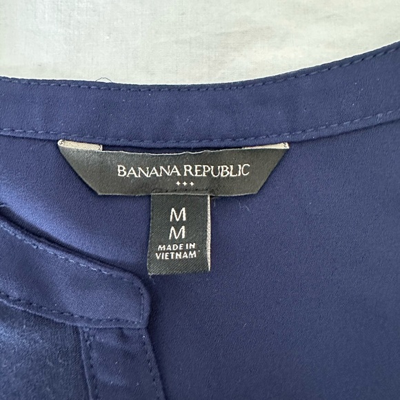 Banana Republic Factory Sleeveless Blouse - Picture 3 of 3